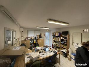 Local industriel 380 m²
