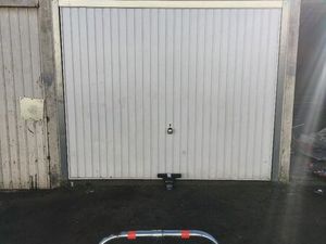 Direct propriétaire : box garage extérieur idéal stockage ac camionnette :