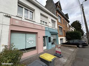 Local commercial 151 m²