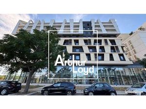 Local commercial 621 m²