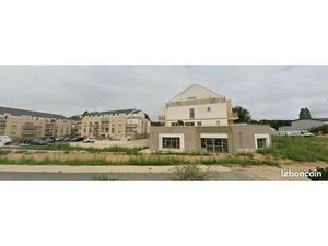 Local commercial 308 m² VEMARS