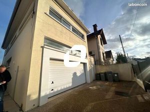 Local d'activité 210 m²