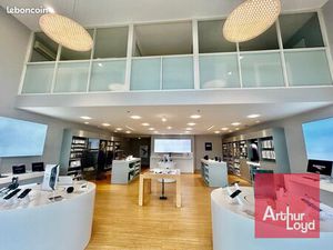 Local commercial 386 m²