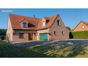 Vends Maison de 180 m2 habitables sur un terrain de 1400m2 à Camphin en Carembault