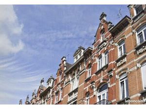 Immeuble 4 lots + cave face au métro et cité administrative