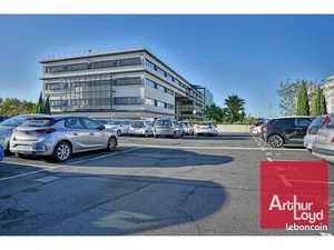 Bureaux 1 240 m²