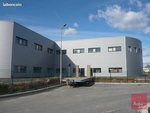 Local bureaux 925 m²