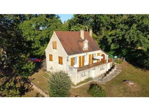 Maison style Perigourdine au coeur d'un village medieval