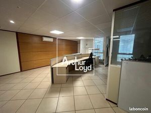 Bureaux 247 m²