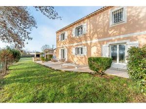 Maison de 6 pièces de 160 m² située à Barsac