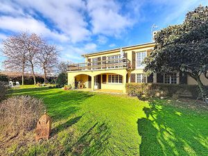 GRANDE MAISON FAMILIALE VERNIOLLE SUR PARCELLE DE 3 000 M² AVEC PISCINE ET VUE PYRÉNÉES