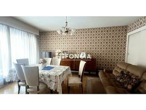 Appartement T2 avec balcon  lingerie  cave et parking copropriété