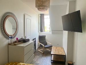 Chambre rénovée  meublée à 15 minutes de la Gare Saint Lazare et à 5 minutes de la Gare d'