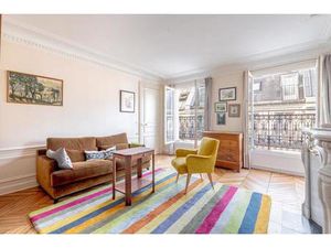 Paris 9ème - Duplex traversant lumineux avec balcon