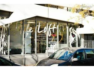 Vend Fond de commerce / 2 Salon