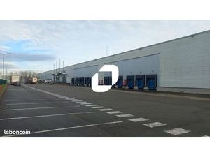 Local industriel 6 947 m²