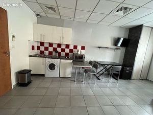 Particulier loue studio meublé