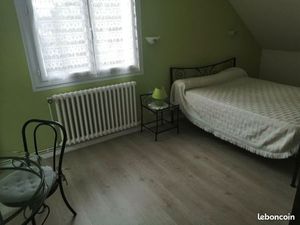 Chambre meublée