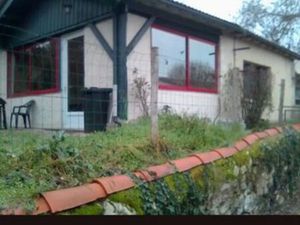 Maison individuelle avec jardin