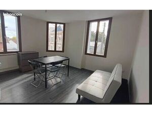 Appartement à louer 3 pièces 53m² 510e
