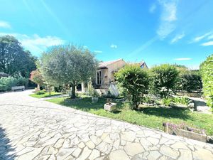 Vente maison Maubec  113m² 5 pièces 470 000€ avec piscine