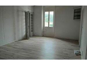 Location appartement  m² T-1 à Saint-Ambroix  465 €