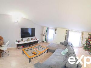 Potentia Maison de ville T6 rénovée au coeur de Solliès-