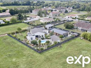 Villa contemporaine 186 m² avec piscine et dépendances Tri