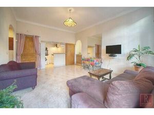 Appartement 4 P traversant proche marché Gambetta