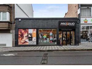 Commerce 250 m² à vendre – Place du Miroir  Bruxelles