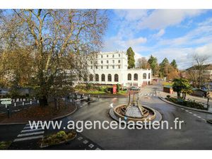 Location appartement 3 pièces 79 m² à Divonne-les-Bains (01220)