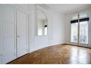 BUREAUX RENOVES - RUE PRESTIGIEUSE - PARQUET MOULURES
