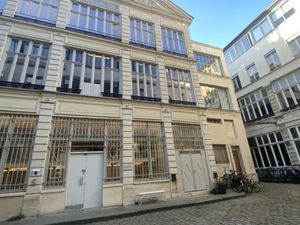 BUREAUX RÉNOVÉS 82 M2