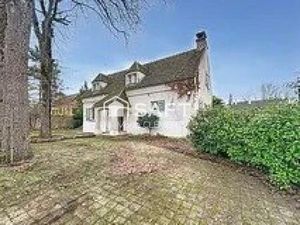 Maison familiale  4 chambres avec sous-sol total  fort potentiel