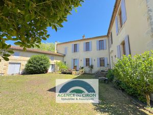 Ancien presbytère à rénover 234 m2 avec jardin paysagé