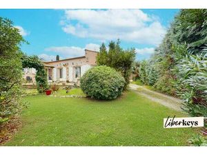 Remoulins – Maison de plain-pied avec piscine  au calme