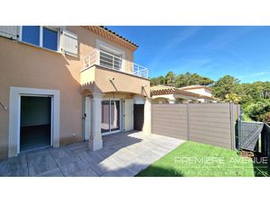 SAINTE MAXIME - MAISON 3 CHAMBRES - VUE MER - PLAGE A PIED -