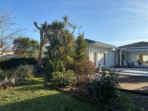 Villa familiale avec Piscine .