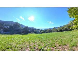 Terrain constructible de 1108m²