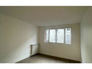 Location appartement  m² T-3 à Paris 11  1 419 €