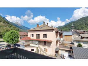 Centre ville grand 4 pièces avec cheminée