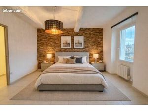 À LOUER - Appartement T2 de 37m² - Place Montfort  Vaison-la-Romaine