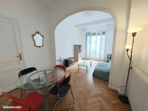 T2 - Idéal étudiant