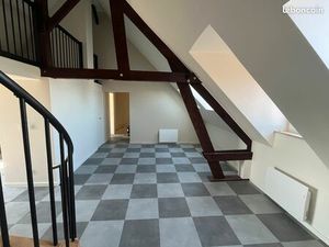 A SANNERVILLE A LOUER GRAND APPARTEMENT 87m² 4pièces