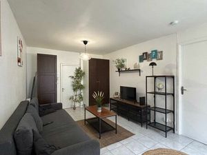 Appartement RARE aux halles - RDC coté cours avec terrasse extérieur de 35m2 + cave