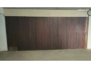 Grand garage pour curistes