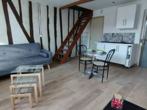 T1 bis   30 m2  chambre duplex mansardé  isolé  renové   meublé