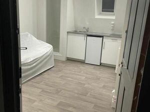 Studio 1 pièce 12 m²