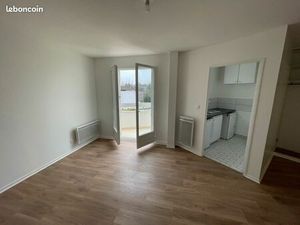 Studio proche gare Chantilly  calme