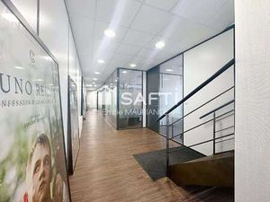 Location Bureaux et commerces à Nantes (44000) : à louer / 666m² Nantes